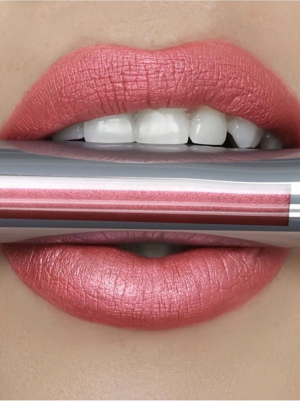 Creamy Metallic Pink Lipstick — Radiant Pink Finish